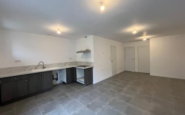 Appartement à louer    3 pièces •  Castries