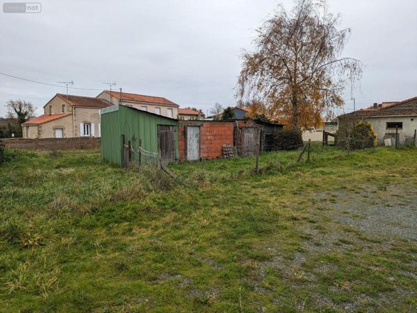 Terrain à Batir à vendre à Les Herbiers en Vendée (85500), ref : 85013-1090039