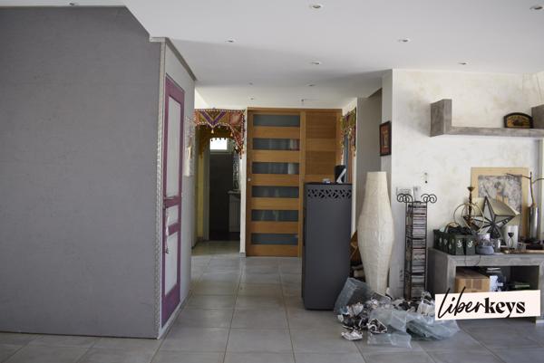 Pourrières, vente villa avec studio attenant et dépendance de 61 m² sur deux niveaux 