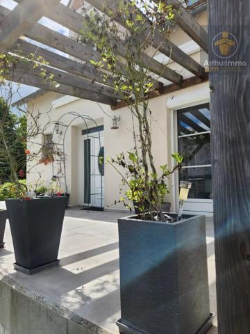 Vente                                                      Maison
                        
                     8 pièces                      193 m2                     à Messas