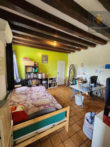 Vente                                                      Maison
                        
                     8 pièces                      193 m2                     à Messas