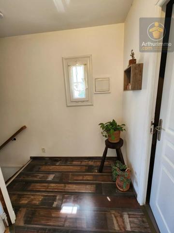 Vente                                                      Maison
                        
                     8 pièces                      193 m2                     à Messas