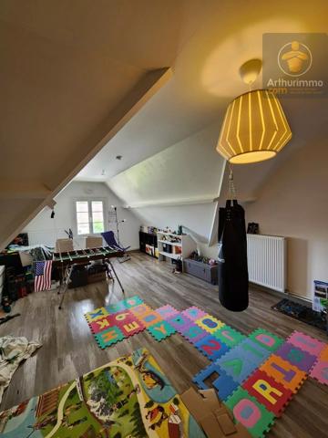 Vente                                                      Maison
                        
                     8 pièces                      193 m2                     à Messas
