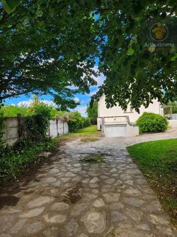 Vente                                                      Maison
                        
                     8 pièces                      193 m2                     à Messas
