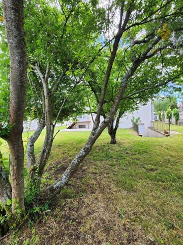 Vente                                                      Maison
                        
                     8 pièces                      193 m2                     à Messas