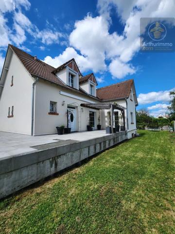 Vente                                                      Maison
                        
                     8 pièces                      193 m2                     à Messas
