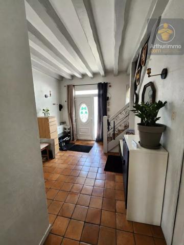 Vente                                                      Maison
                        
                     8 pièces                      193 m2                     à Messas
