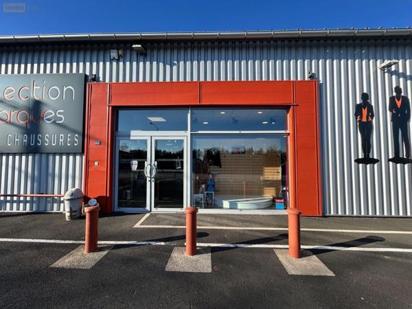 Murs commerciaux à vendre à Mauriac dans le Cantal (15200), ref : 15060/1239