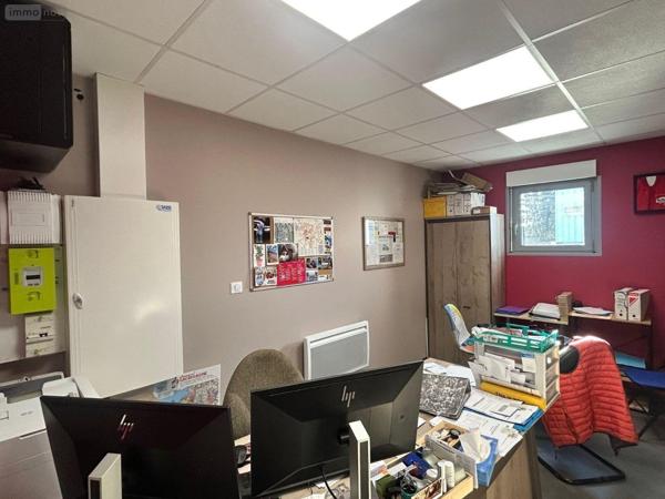 Murs commerciaux à vendre à Mauriac dans le Cantal (15200), ref : 15060/1239