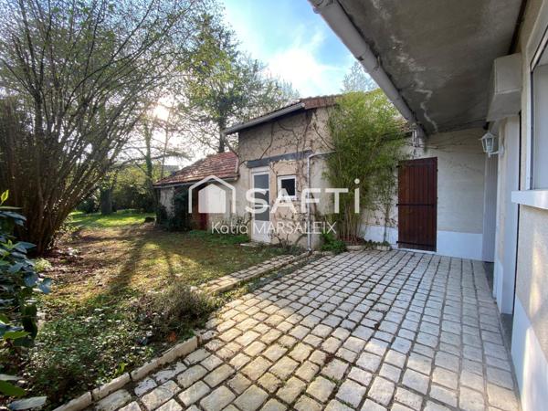 Maison d'habitation avec local professionnel