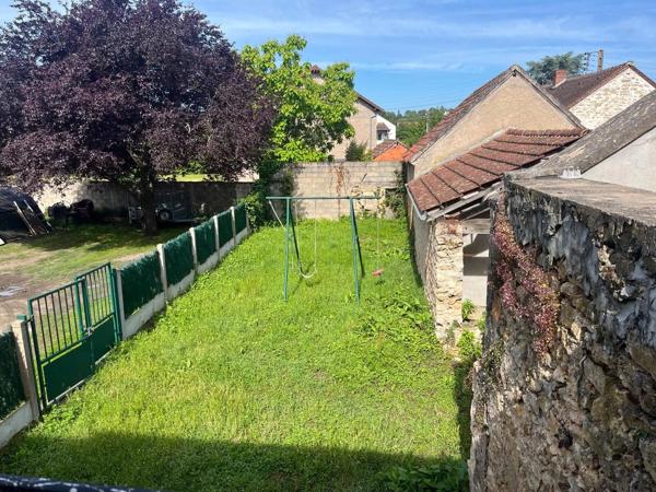 Vente                                                      Maison
                        
                     8 pièces                      142 m2                     à Challuy