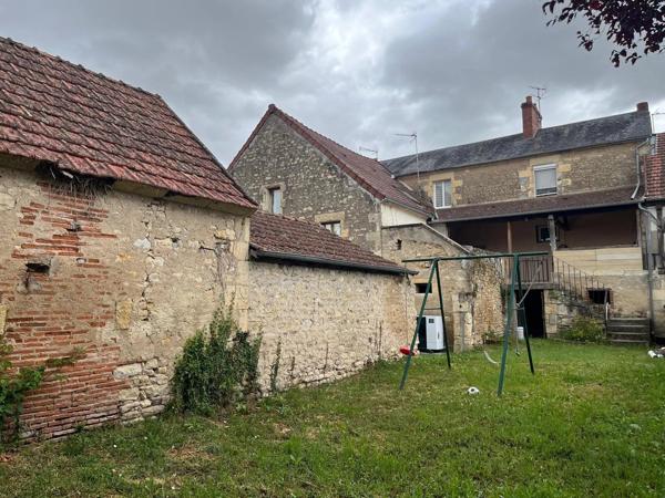 Vente                                                      Maison
                        
                     8 pièces                      142 m2                     à Challuy