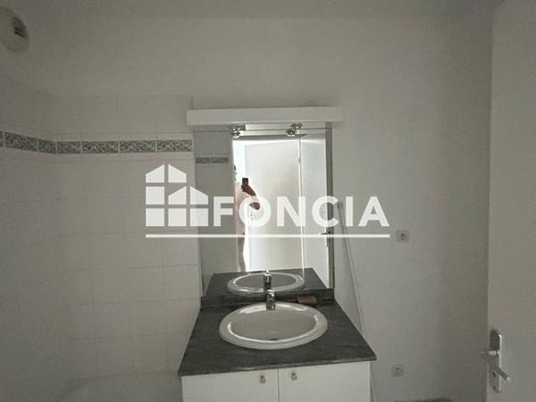 Location Appartement 3 pièces 74.3 m² - 10-12 RUE MONDESIR Montauban 82000