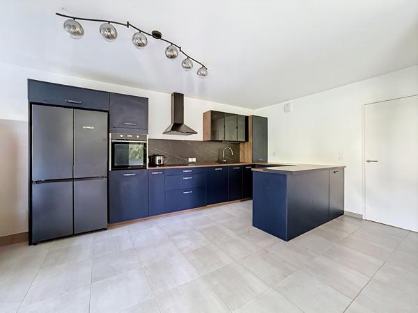 Appartement
         4 pièces
        - 86 m² Exclusivité 380 000 € *