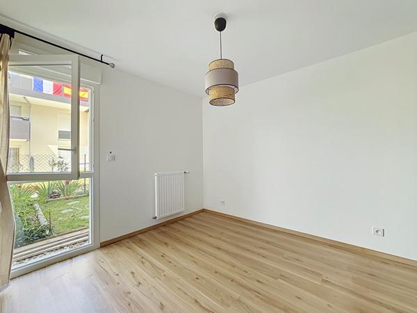 Appartement
         4 pièces
        - 86 m² Exclusivité 380 000 € *