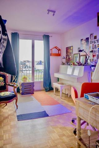 PONTOISE vue sur l'Oise -Magnifique F5 rénové avec place de parking et cave
