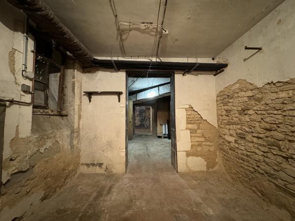 Immeuble 631m2 habitables - centre-ville JARNAC Jarnac (16200)