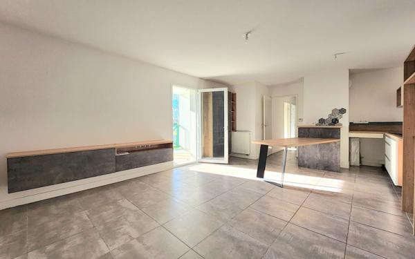 Appartement à vendre    3 pièces • 64,49 m2 Saint-Pierre-d'Irube