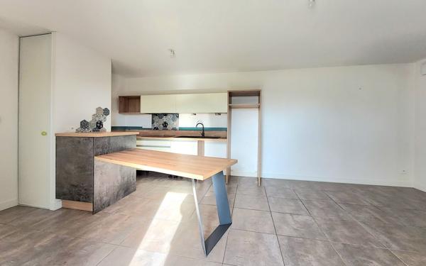 Appartement à vendre    3 pièces • 64,49 m2 Saint-Pierre-d'Irube