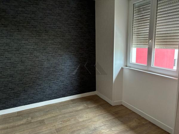 APPARTEMENT 2 CHAMBRES GARAGE FERME