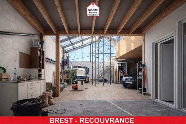 A VENDRE - IMMEUBLE 320M² - ( APPARTEMENT DE 86M² - UN T2 DE 51 M² - UN LOCAL DE 180M² ) CENTRE VILLE - BIEN RARE - T2 A RENOVER