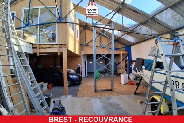 A VENDRE - IMMEUBLE 320M² - ( APPARTEMENT DE 86M² - UN T2 DE 51 M² - UN LOCAL DE 180M² ) CENTRE VILLE - BIEN RARE - T2 A RENOVER
