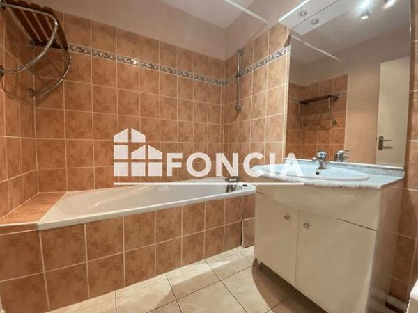 Location Appartement 3 pièces 86.01 m² - 42 RUE SAINT SIMPLICIEN Poitiers 86000