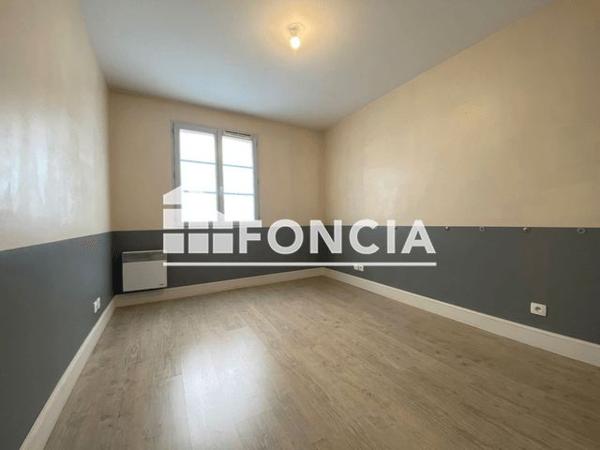Location Appartement 3 pièces 86.01 m² - 42 RUE SAINT SIMPLICIEN Poitiers 86000