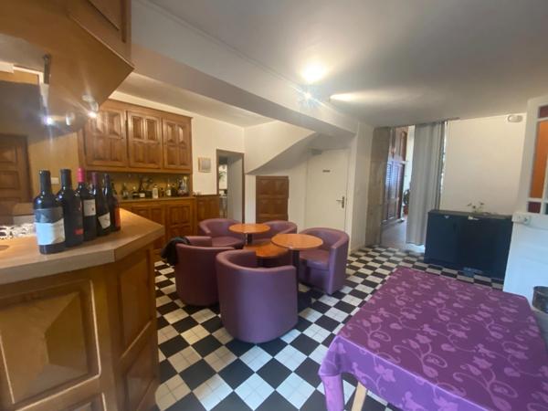 Hotel/Bar/Restaurant 30 pièces 230 000 €