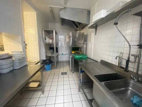 Hotel/Bar/Restaurant 30 pièces 230 000 €