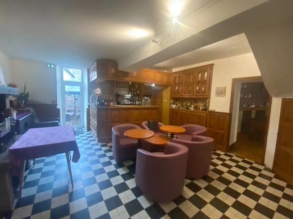 Hotel/Bar/Restaurant 30 pièces 230 000 €