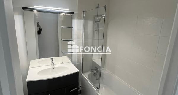 Location Appartement 3 pièces 63 m² - Chilly-mazarin 91380