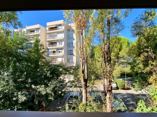Dpt Hérault (34), à louer MONTPELLIER appartement T3 d'envieon 63 m² avec terrase de 12 m²