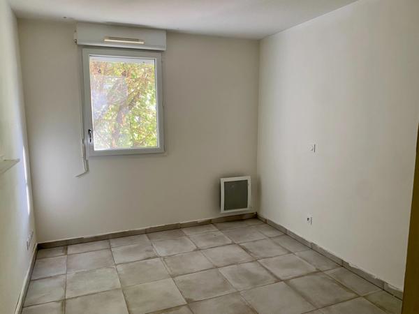 Dpt Hérault (34), à louer MONTPELLIER appartement T3 d'envieon 63 m² avec terrase de 12 m²