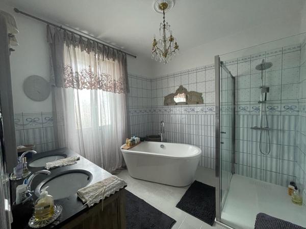 Maison Bourgeoise élégante à COMMEQUIERS entièrement rénovée