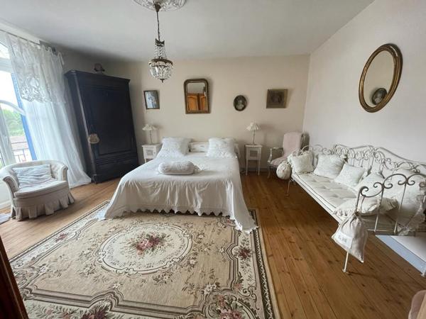 Maison Bourgeoise élégante à COMMEQUIERS entièrement rénovée