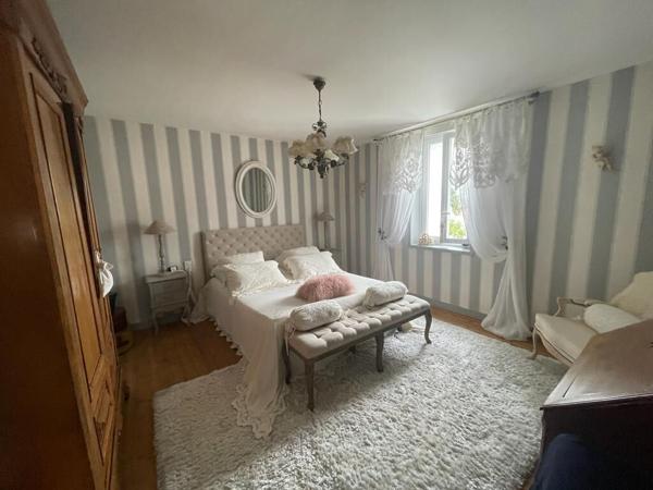 Maison Bourgeoise élégante à COMMEQUIERS entièrement rénovée