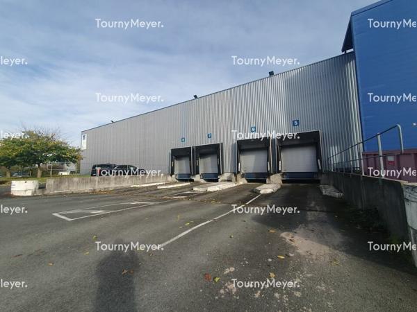 BLANQUEFORT- A LOUER ENTREPOT DE 6 223 M²