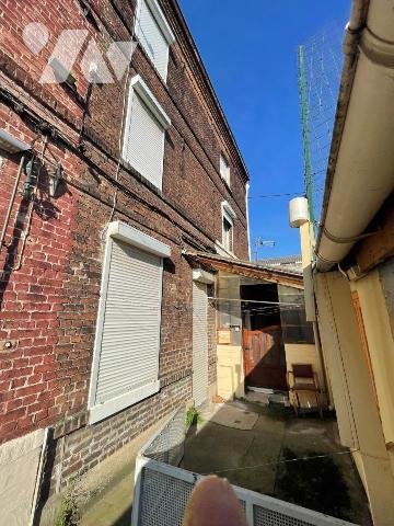 Maison de cour à rénover à Lomme marais