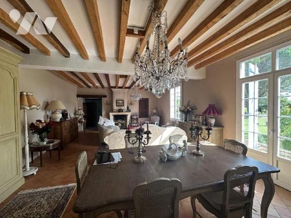 Charme et Espace !
Maison à usage d'habitation située sur la commune de CHOUZE SUR LOIRE qui of...