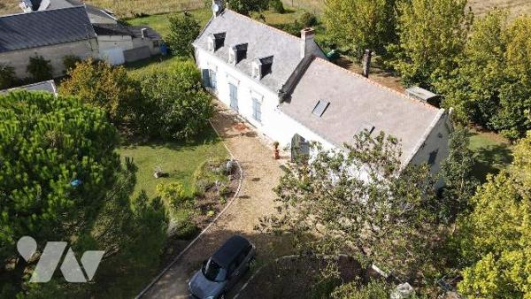 Charme et Espace !
Maison à usage d'habitation située sur la commune de CHOUZE SUR LOIRE qui of...