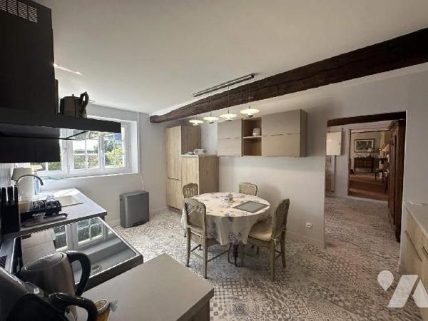 Charme et Espace !
Maison à usage d'habitation située sur la commune de CHOUZE SUR LOIRE qui of...