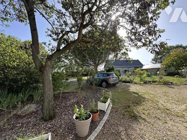 Charme et Espace !
Maison à usage d'habitation située sur la commune de CHOUZE SUR LOIRE qui of...
