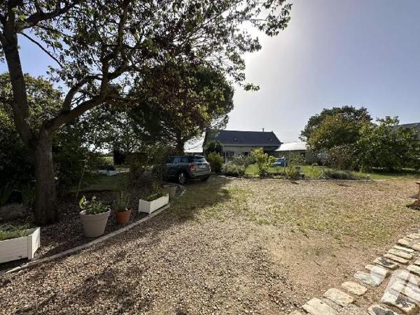 Charme et Espace !
Maison à usage d'habitation située sur la commune de CHOUZE SUR LOIRE qui of...