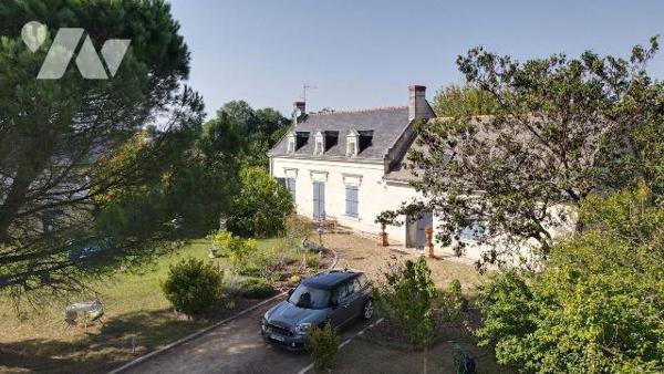 Charme et Espace !
Maison à usage d'habitation située sur la commune de CHOUZE SUR LOIRE qui of...