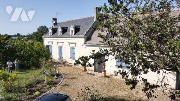 Charme et Espace !
Maison à usage d'habitation située sur la commune de CHOUZE SUR LOIRE qui of...