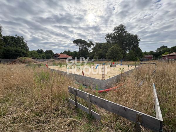 Terrain de 1435 m² avec permis de construire