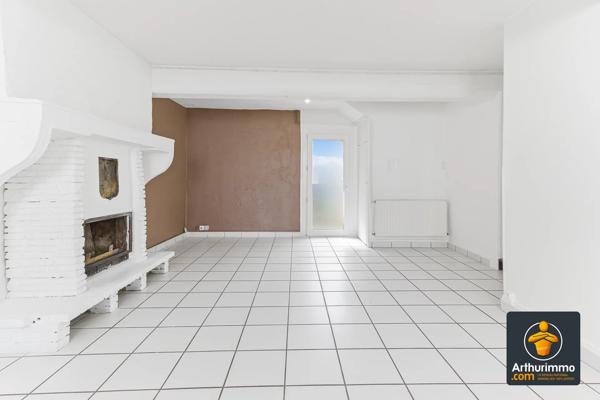 Location                                                      Appartement
                        
                     4 pièces                      134 m2                     à Saint-Priest