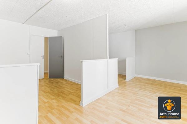 Location                                                      Appartement
                        
                     4 pièces                      134 m2                     à Saint-Priest
