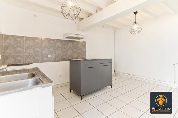 Location                                                      Appartement
                        
                     4 pièces                      134 m2                     à Saint-Priest
